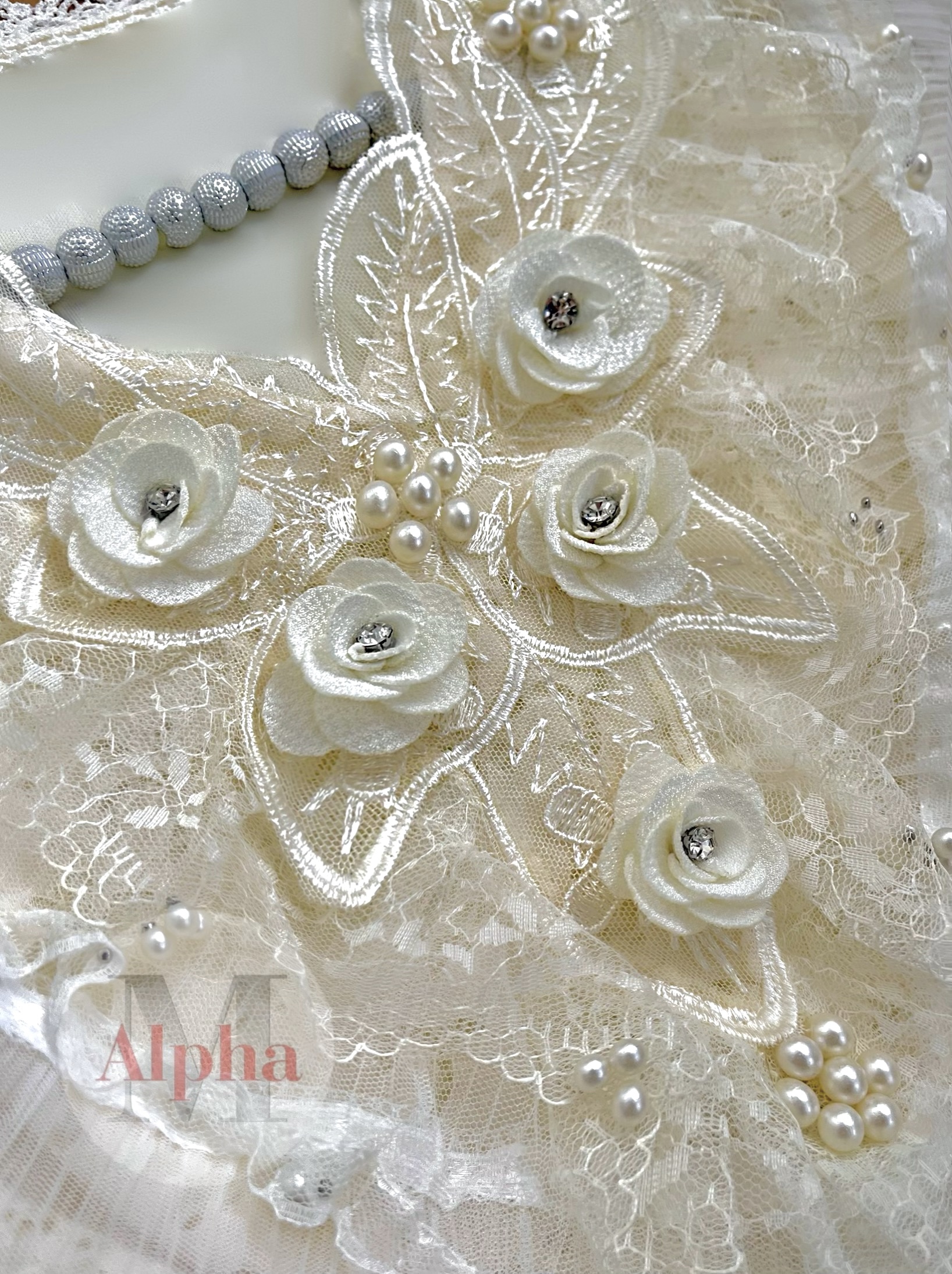 شومیز گیپور گل برجسته مرواریدی d77
