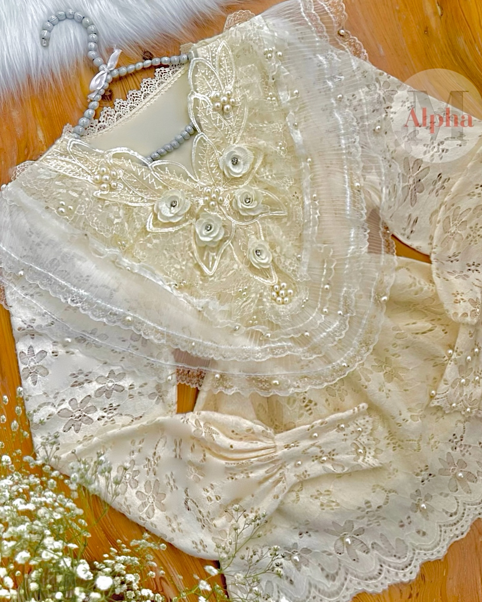 شومیز گیپور گل برجسته مرواریدی d77